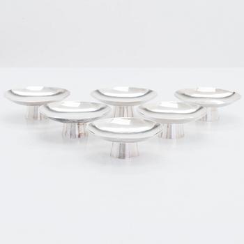 Sakazuki sake-koppar, 6 st, silver, Suzuyo, Japan, med jungin-silverstämpel. 1900-talets början.