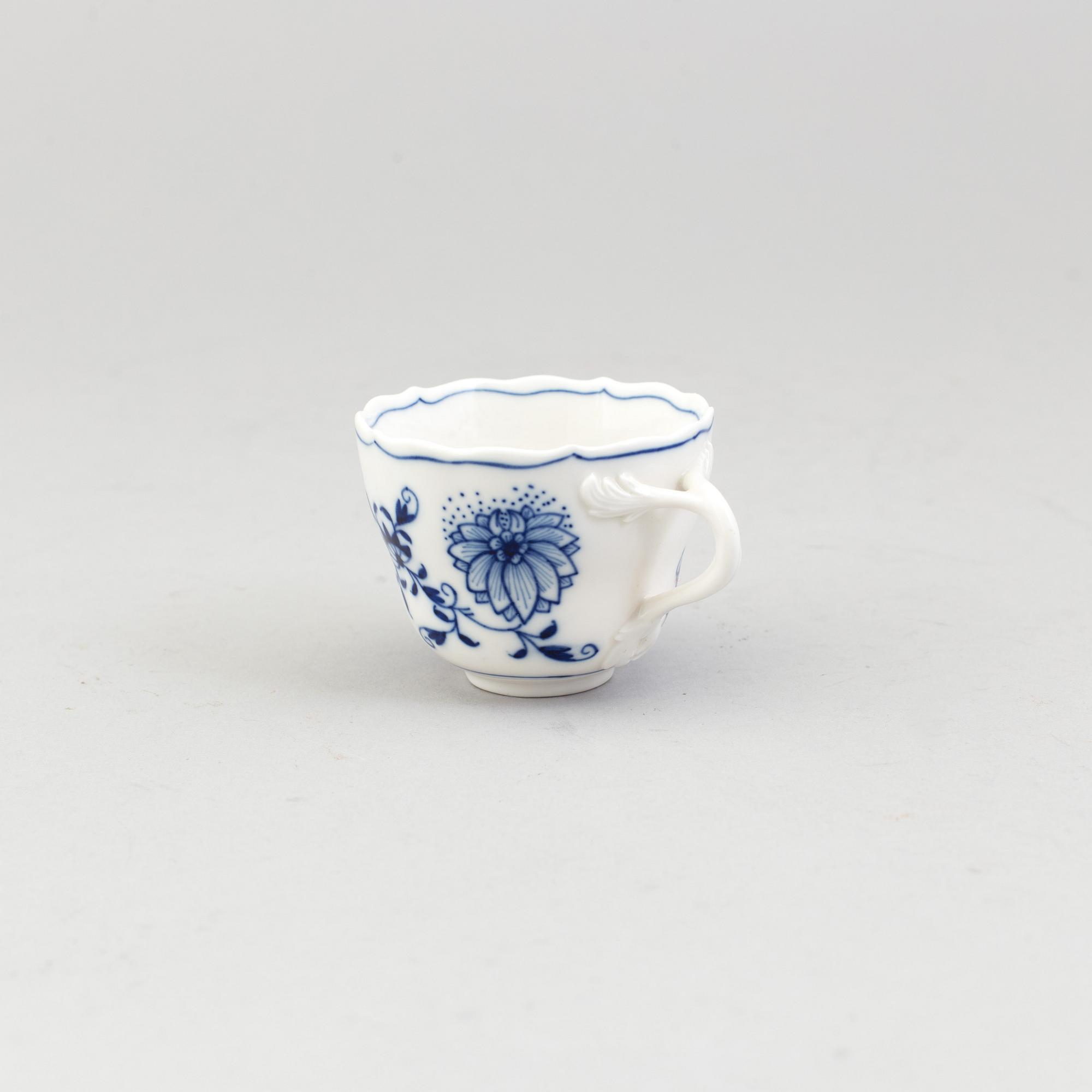 KAFFEKOPPAR, 12 st, "Lökmönstret", Meissen, Tyskland, 1900-tal.