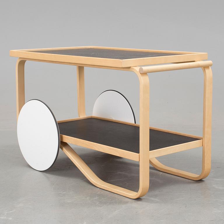 ALVAR AALTO, tevagn, modell 901, för Artek.