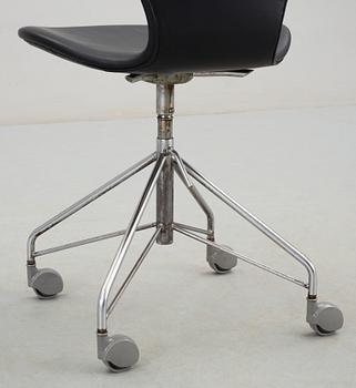 KONTORSSTOL, "Sjuan" Arne Jacobsen för Fritz Hansen, 1900-talets senare hälft.