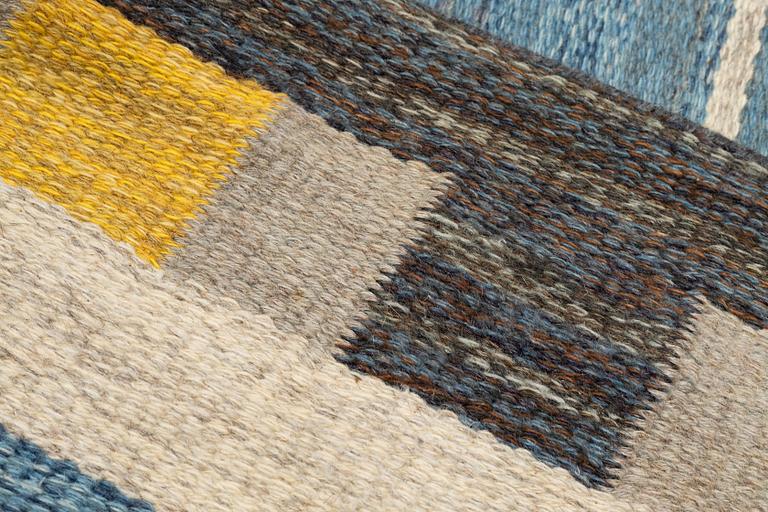 A carpet, flat weave, ca 300 x 194 cm, Sweden.