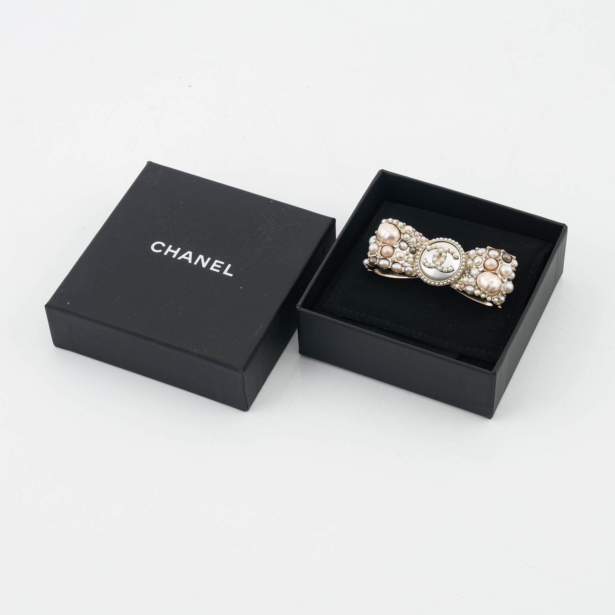 Chanel, brosch, 2021.