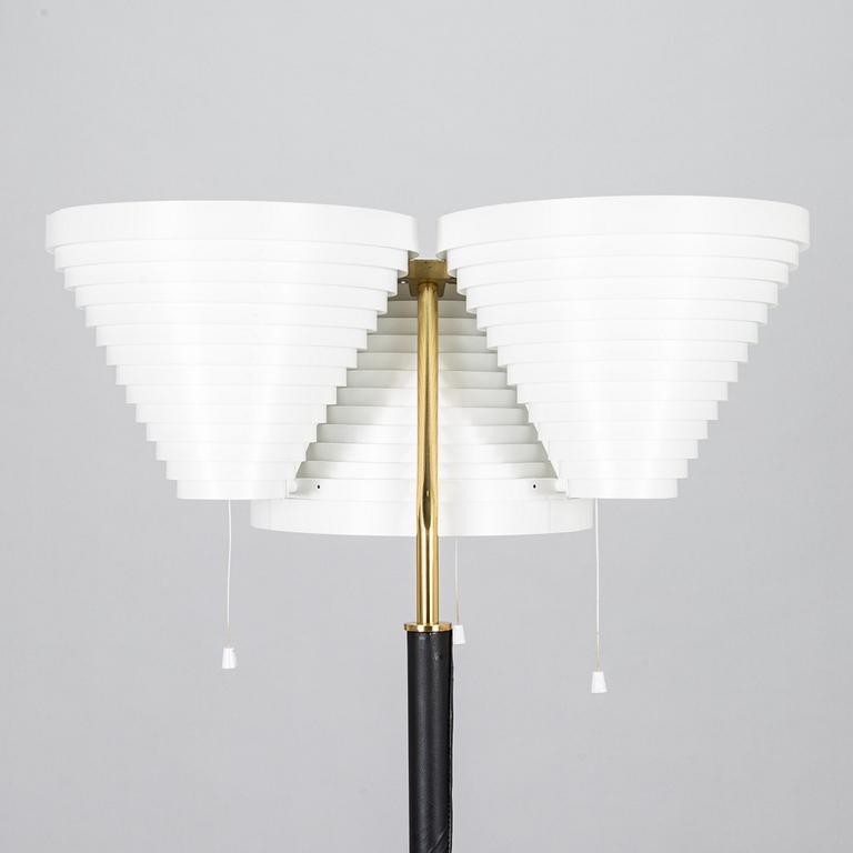 Alvar Aalto, golvlampa modell A809, Valaisinpaja 1990-tal.