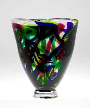 A Bengt Lindström glass vase, Kosta 1982.