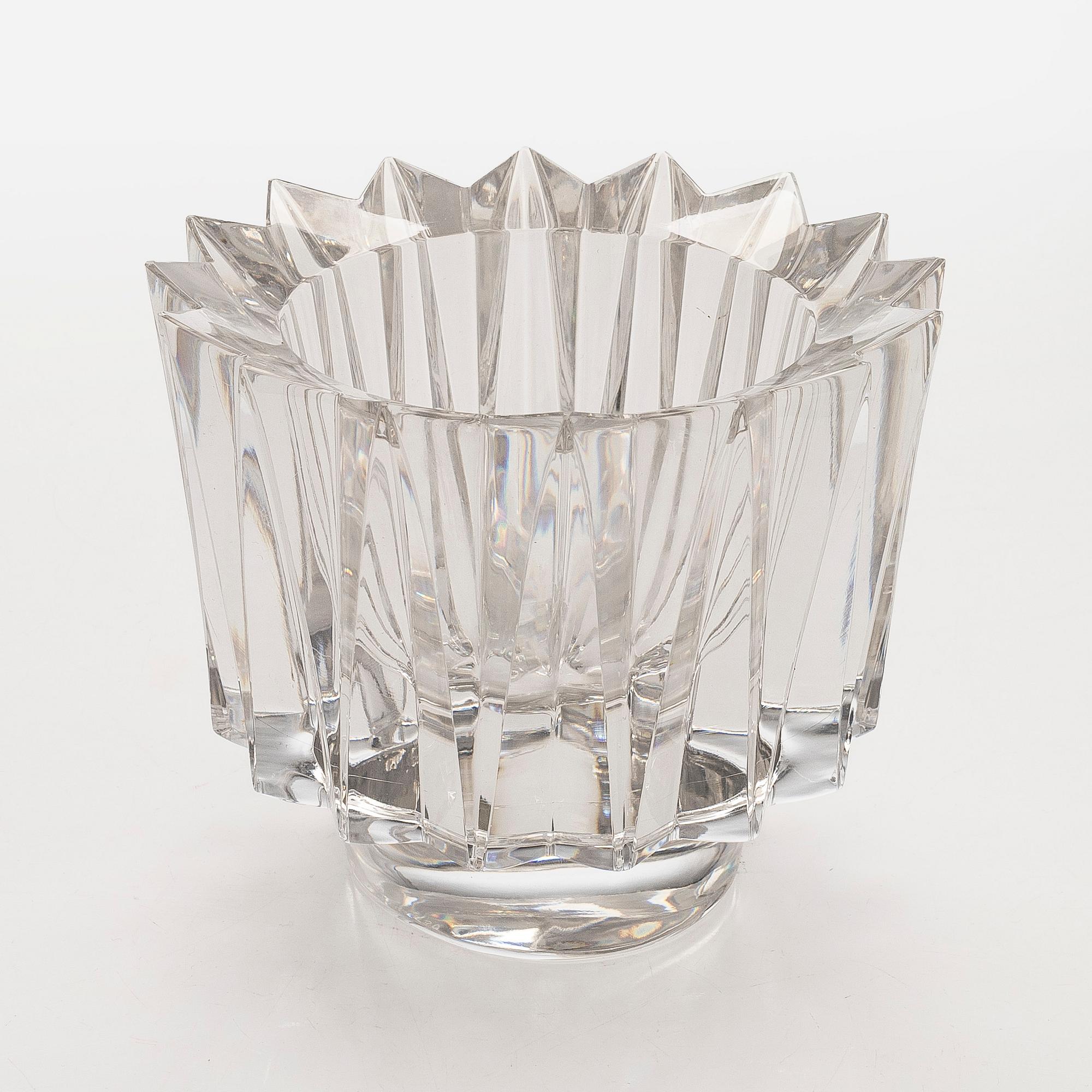 Aimo Okkolin, A 'Crown' crystal bowl signed Aimo Okkolin for Riihimäen Lasi Oy, Finland.