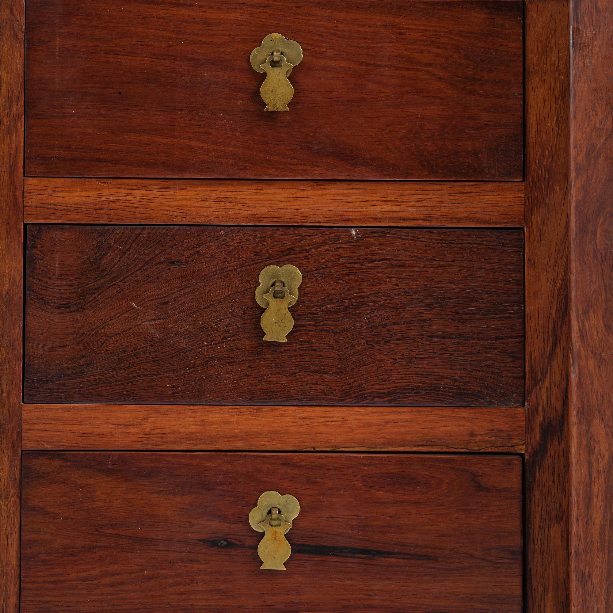 A pair of huali round-corner square cabinets, Fangjiaogui, Republic period.