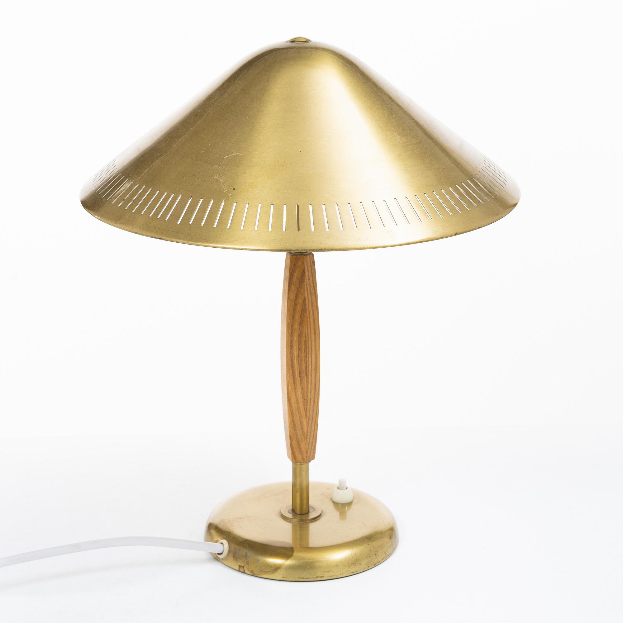 Harald Notini, a model 15296 table lamp, Arvid Böhlmarks Lampfabrik, Stockholm, 1940s.