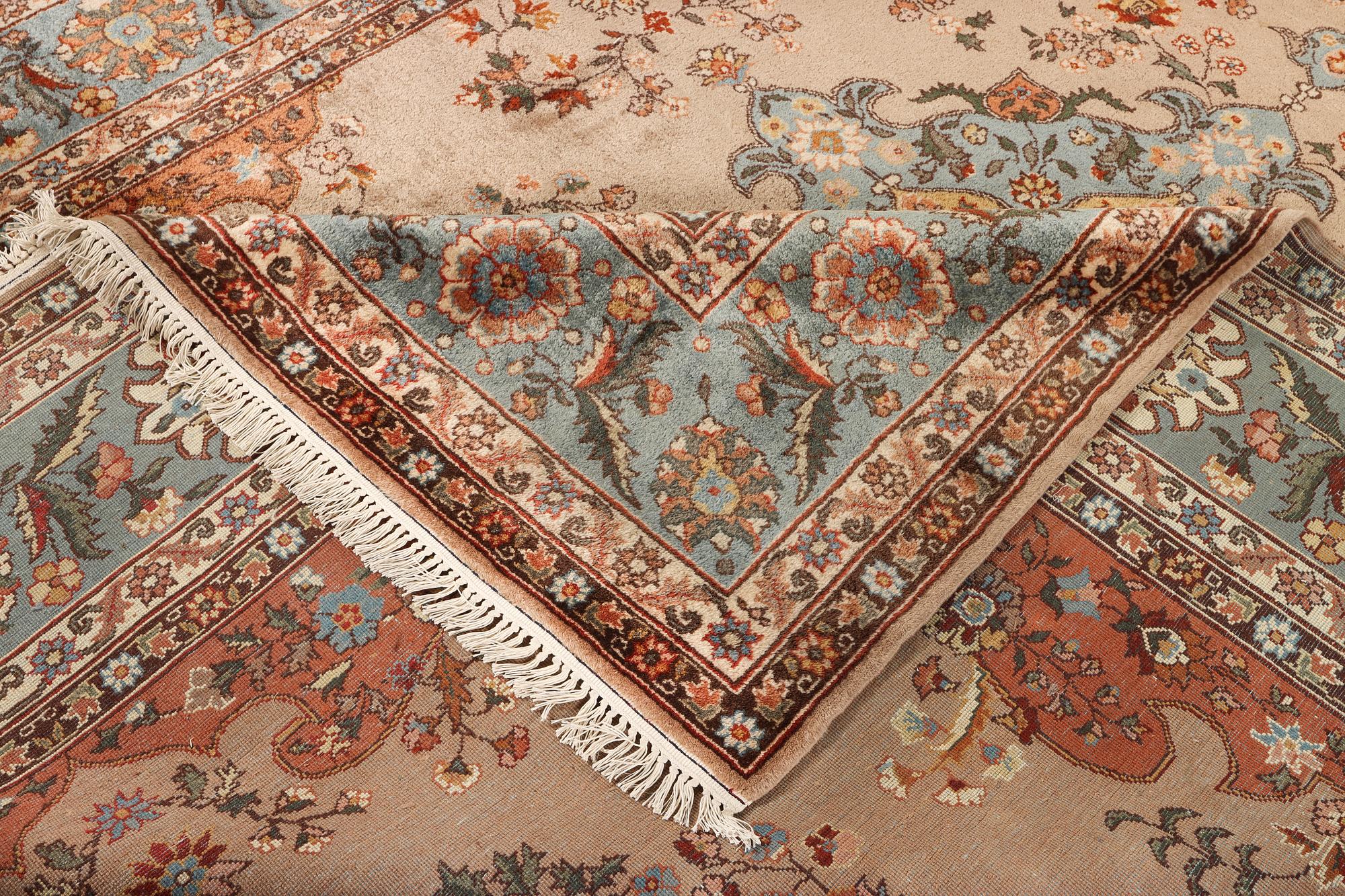 Matta, orientalisk, ca 363 x 268 cm.