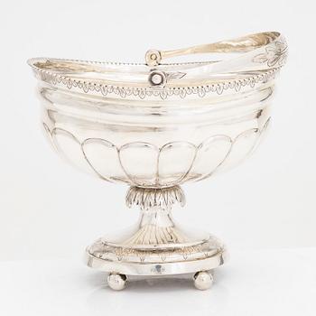 Lars Henrik Nordman, konfektskål, silver, Nystad, Finland 1832. Biedermeier.
