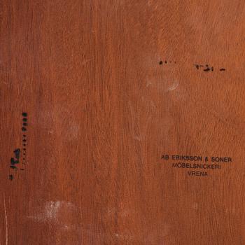 Josef Frank, soffbord, modell 1057, Firma Svenskt Tenn, efter 1985.