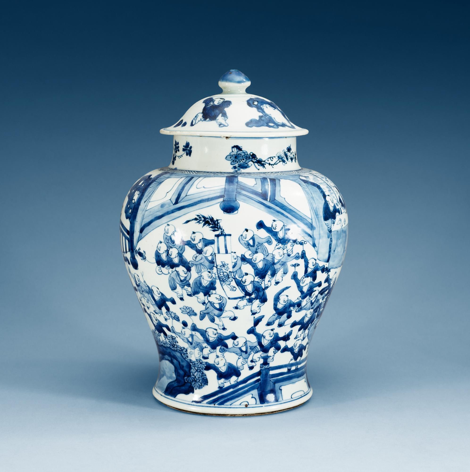 URNA med LOCK, porslin. Qing dynastin, Kangxi (1662-1722).