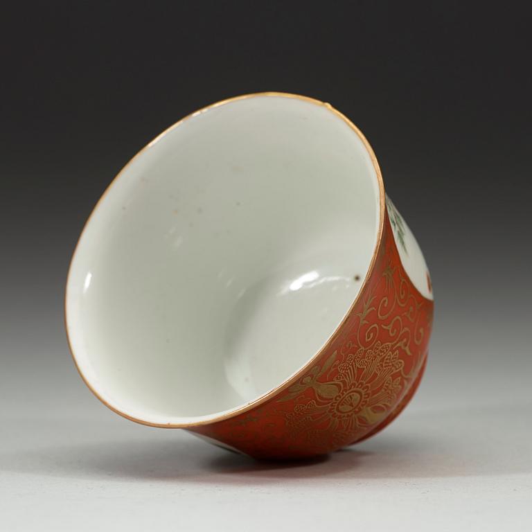 A famille rose and orange with gold cup, Qing dynasty 19th century. With Qianlongs sealmark in red.