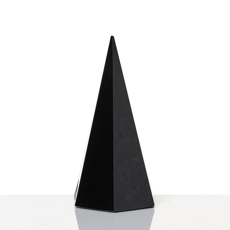 LAST, (Åsa Jungnelius, Gustaf Nordenskiöld och Fredrik Paulsen), an installation comprising five studio works /objects, Sweden 2014.