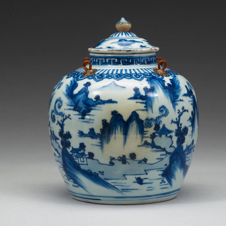 KRUKA med LOCK, porslin, Ming dynastin, Tianqi / Chongzhen, tidigt 1600-tal.