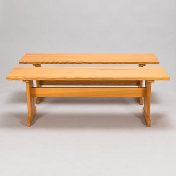 Ilmari Tapiovaara, pöytä kahdella penkillä, Laukaan puu.