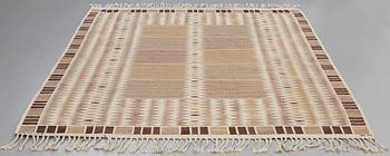 Barbro Nilsson, MATTA, "Salerno grå" ("Kristianstad"), rölakan, ca 261 x 206,5 cm, signerad AB MMF BN.