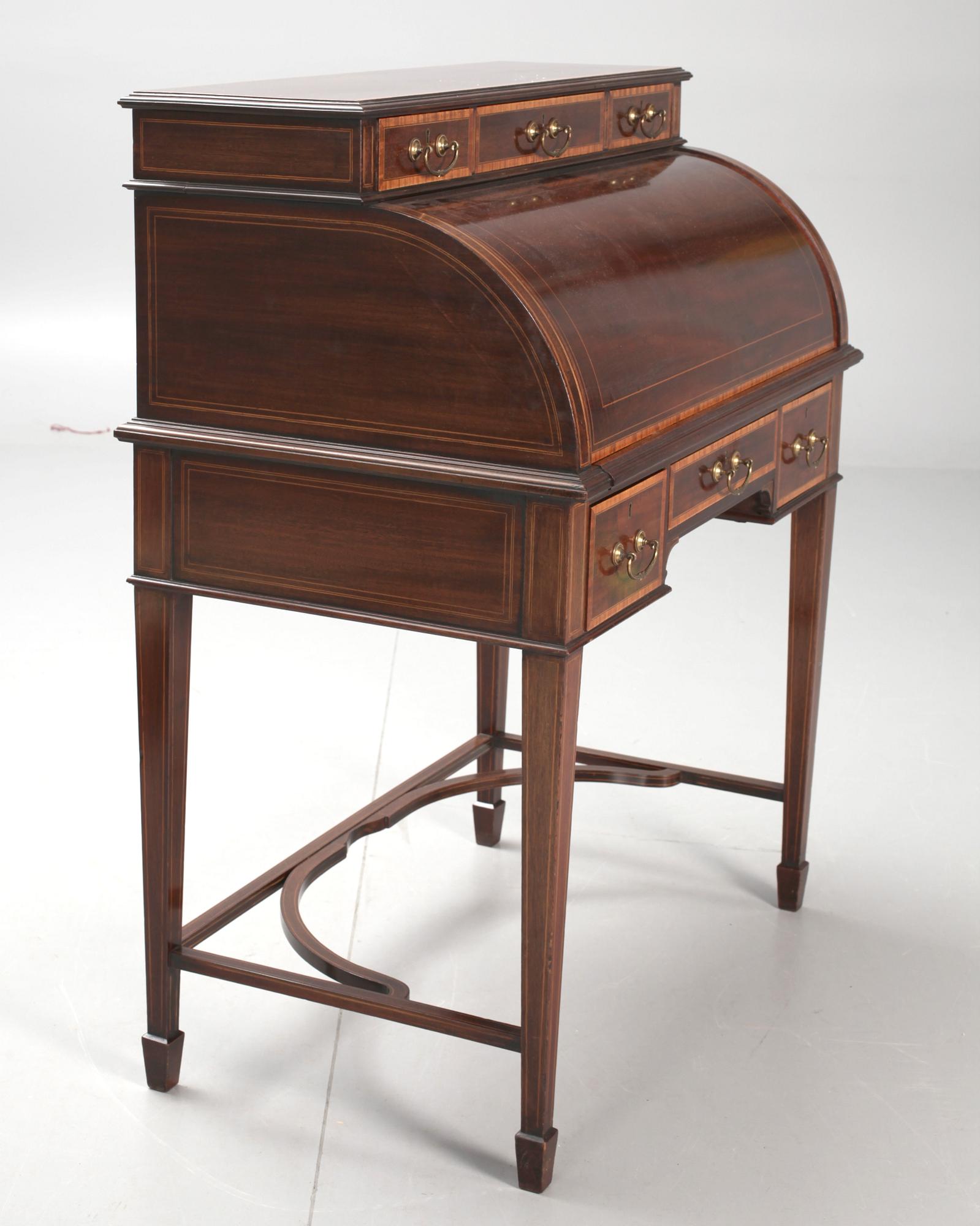 RULLKLAFFSEKRETÄR, Louis XVI-stil, 1900-talets andra hälft.