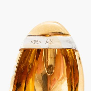 Ett par örhängen 18K guld och vitguld.