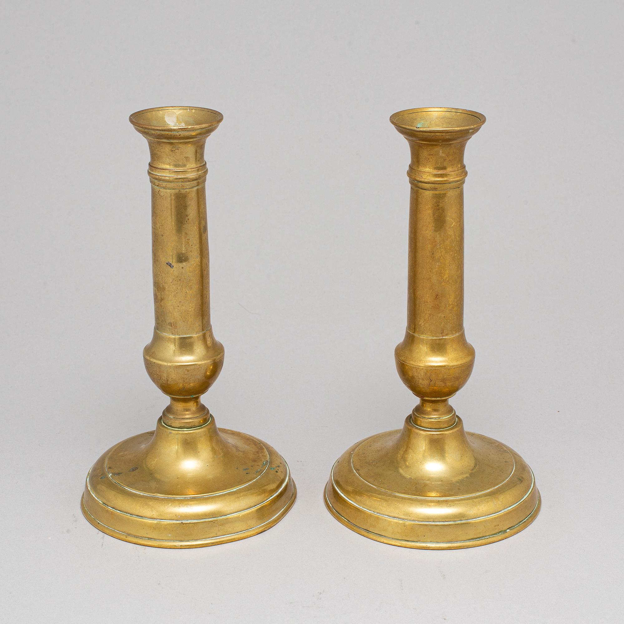 LJUSSTAKAR, ett par, mässing, 1800-tal.