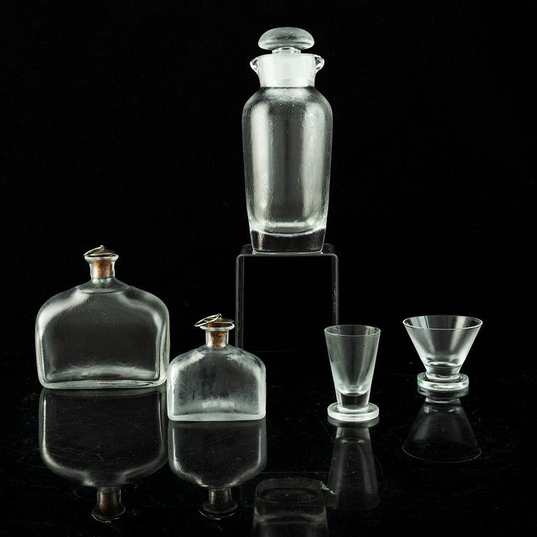 Vicke Lindstrand, a 19-piece 'Iced' glass service, Orrefors.