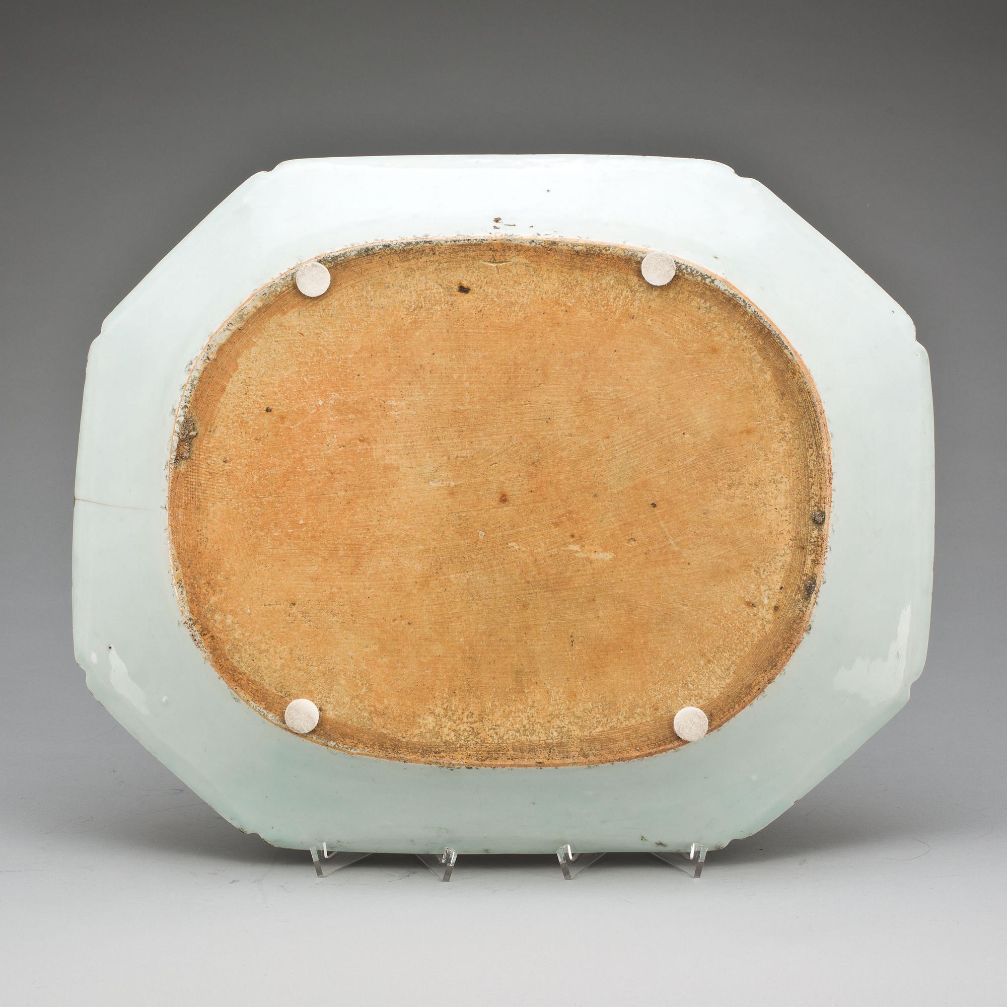 STEKFAT, porslin, Kina, Qianlong, 1700-tal.