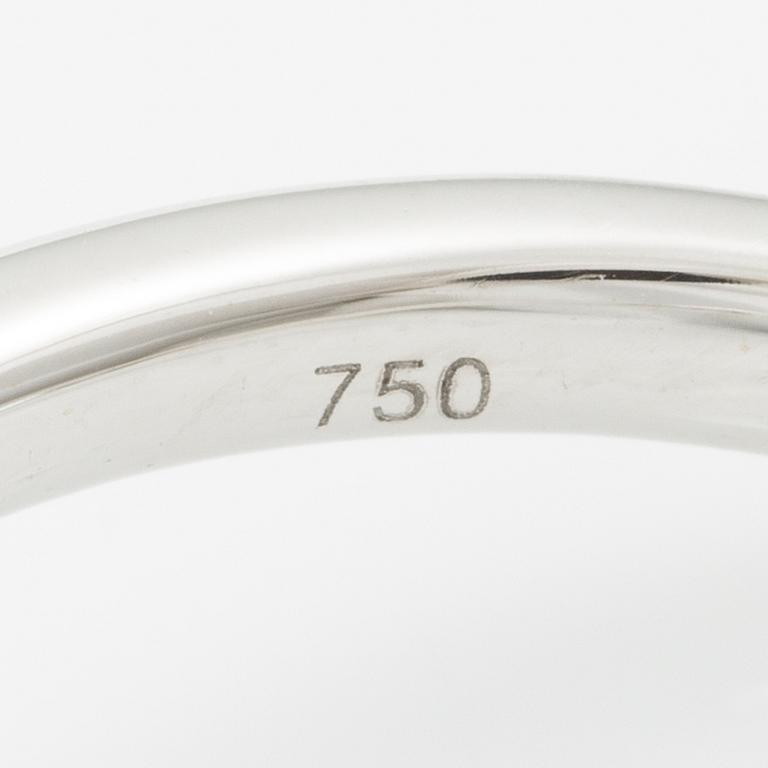 Ring, cocktail ring, 18K white gold set with aquamarine and brilliant-, carré- and baguette-cut diamonds.