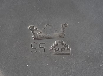 LJUSSTAKAR, 2 par och SKÅL, tenn, 1800-1900-tal.