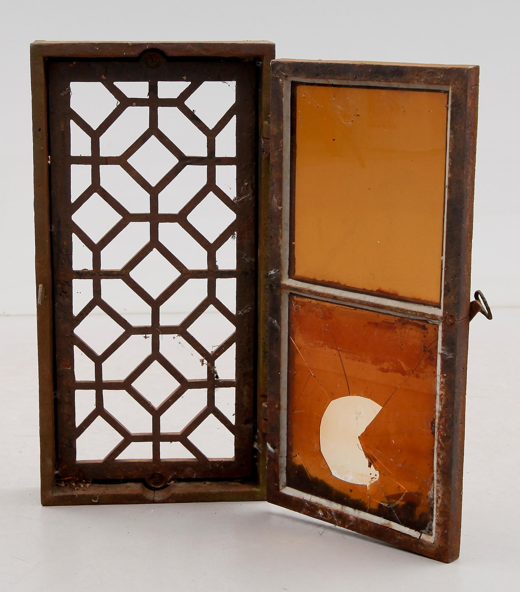 FÖNSTER, gjutjärn, 1900-talets början.