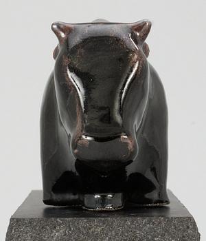 An Ulla & Gustav Kraitz stoneware bull, Fogdarp, Förslövsholm.