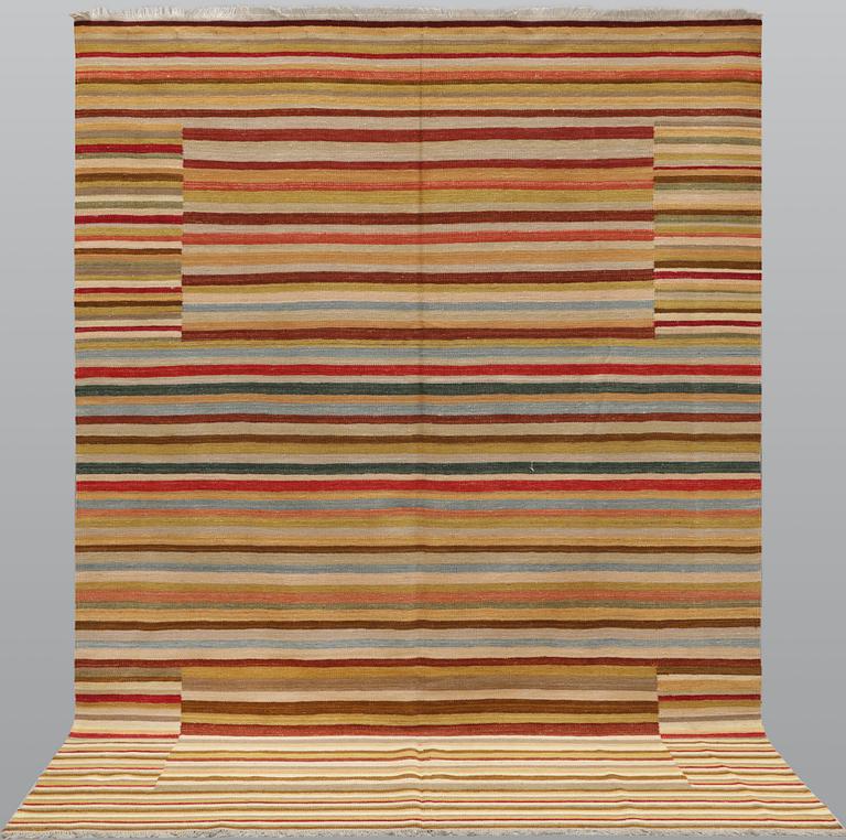 A Kilim carpet, modern design, approx. 290 x 201 cm.