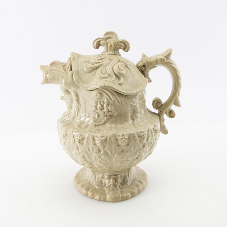 Kannor 2 st 1900-talets första hälft porslin.