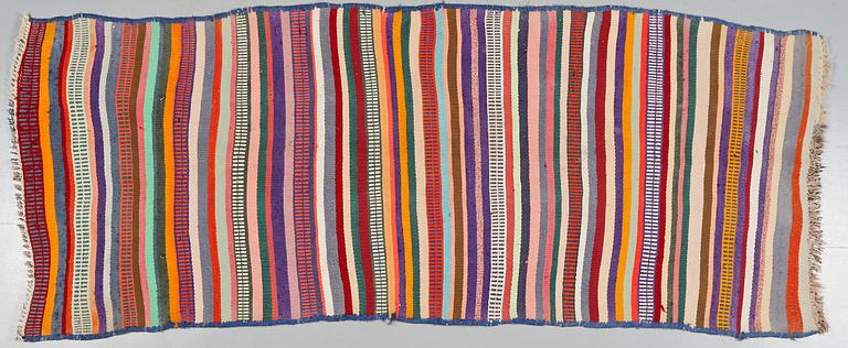 MATTA, Kelim, modern tillverkning. 220 x 85 cm.