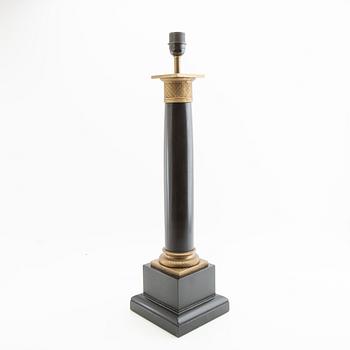 Bordslampa Empire-stil 1900-talets andra hälft.