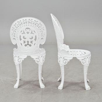 TRÄGÅRDSSTOLAR MED BORD, 4+1. Aluminium, 1900-talets slut.