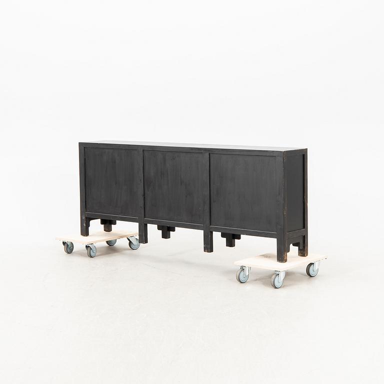 Sideboard Kina 1900-talets andra hälft.