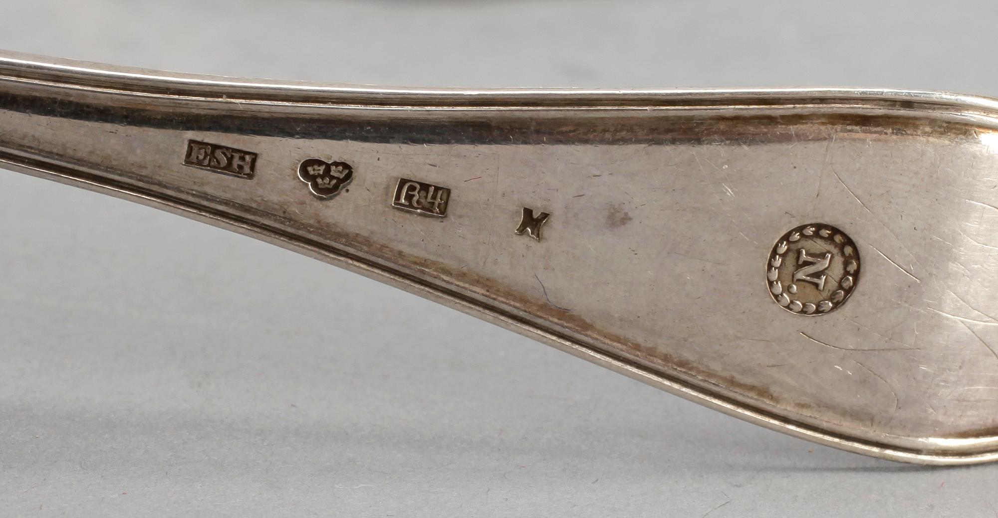 SOCKERSTRÖARE, 3 st, silver, otydliga stämplar, 1800-tal. Vikt ca 135 gram.