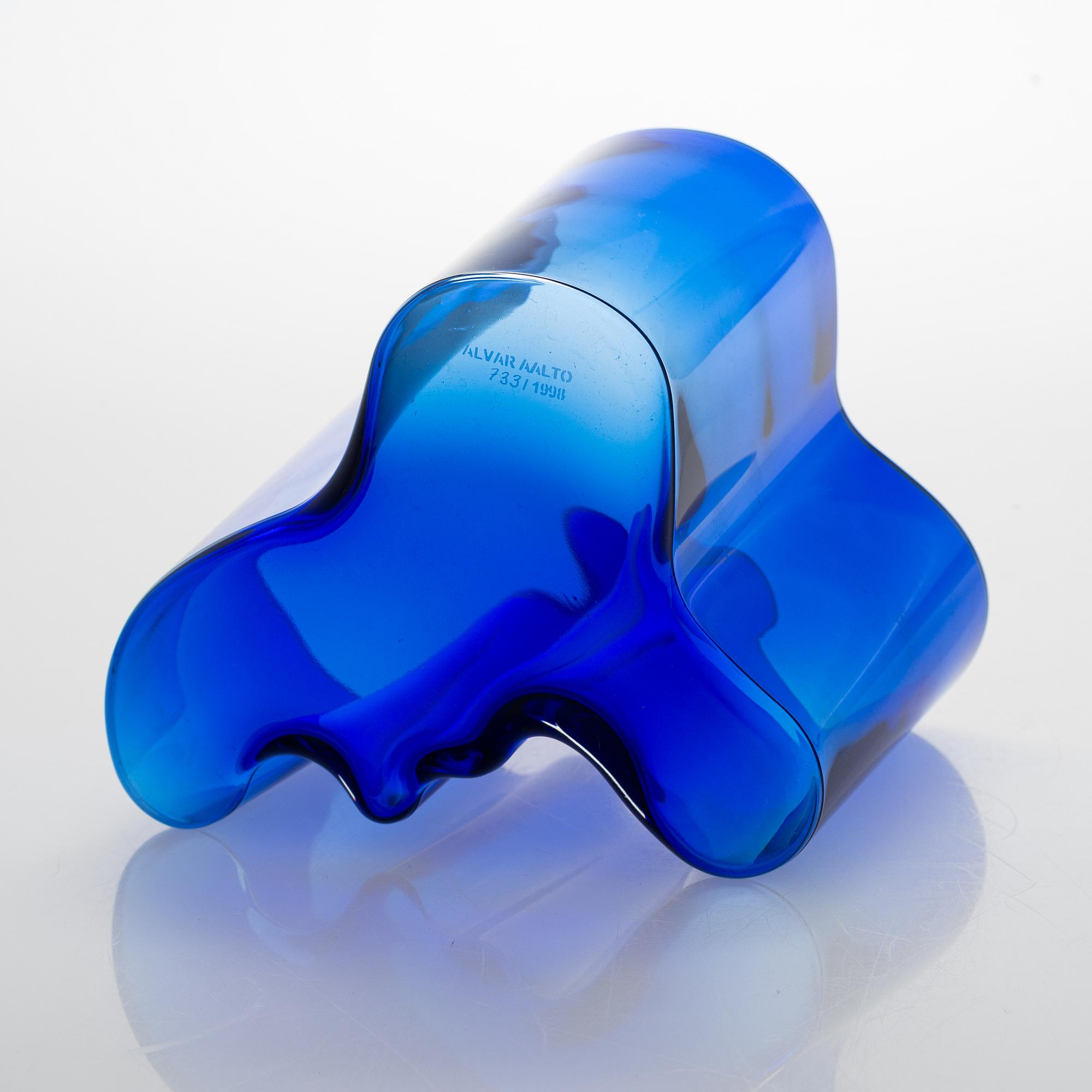 Alvar Aalto, vas 3030, signerad Alvar Aalto 733/1998, Iittala.