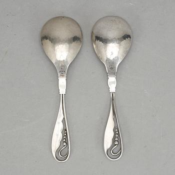SKEDAR, 2 st, silver, GEORG JENSEN, Danmark, 1900-talets första hälft. Vikt ca 78 cm.