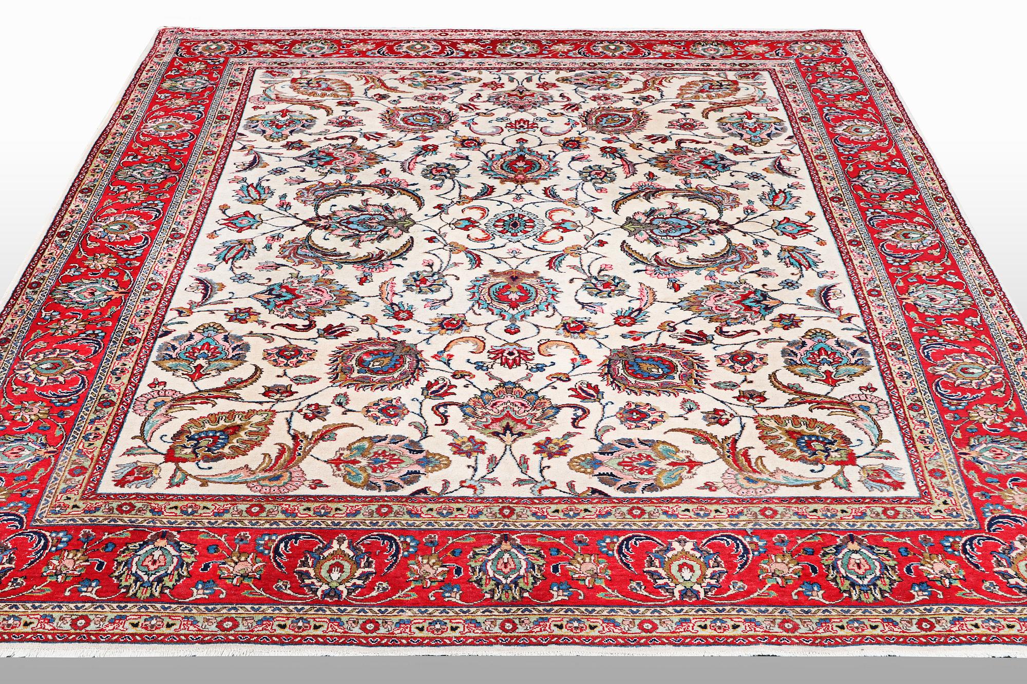 A carpet, Sarouk, ca 397 x 298 cm.