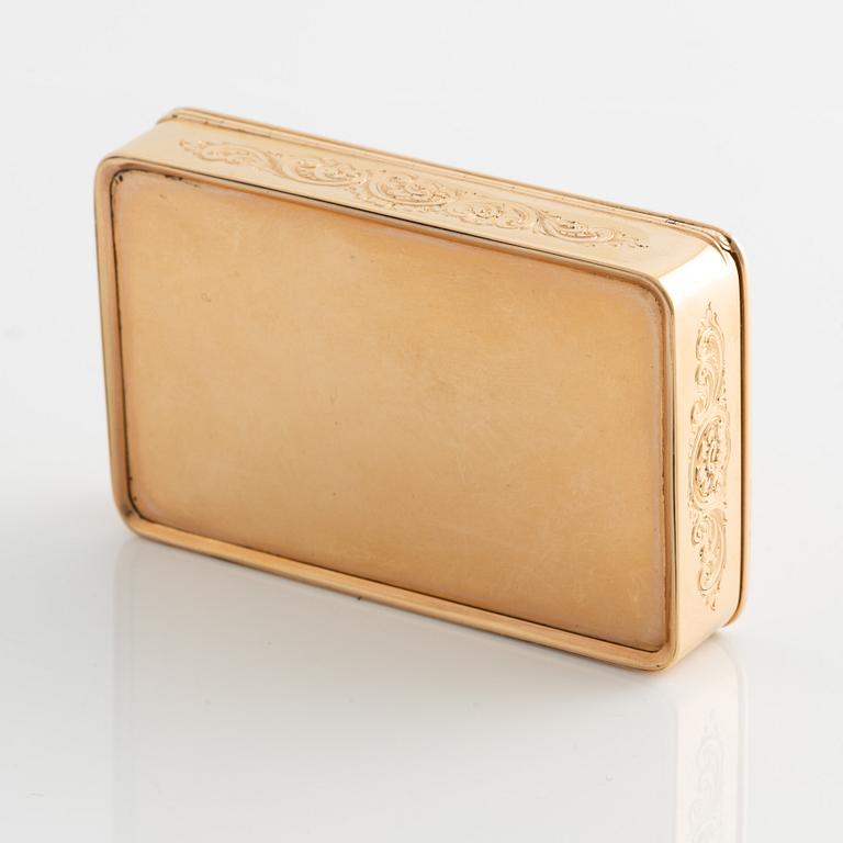 An 18K gold box, mark of Nils Hedenskog, Stockholm, 1828.
