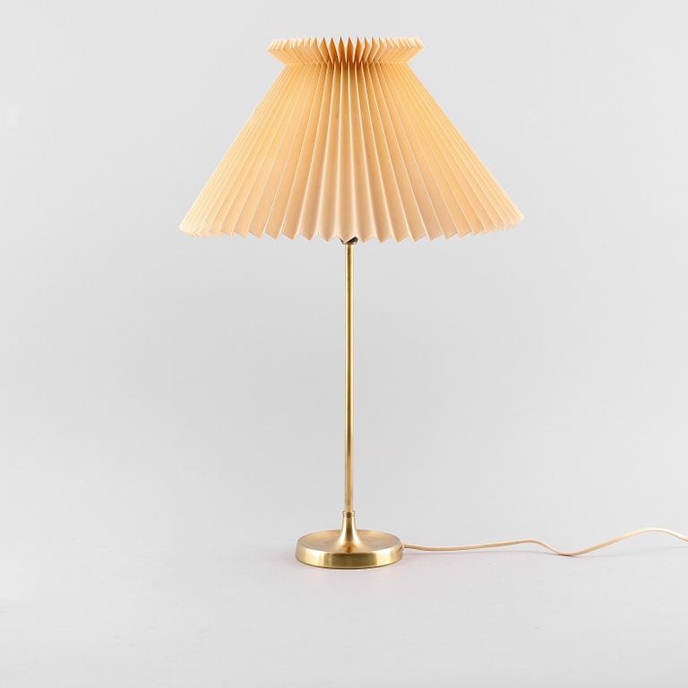 BORDSLAMPA, modell 307, Le Klint, Danmark, mässing, 1900-talets andra hälft.