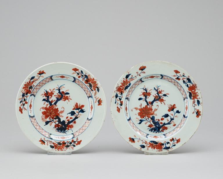 A set of eleven imari plates, Qing dynasty, early 19th century .