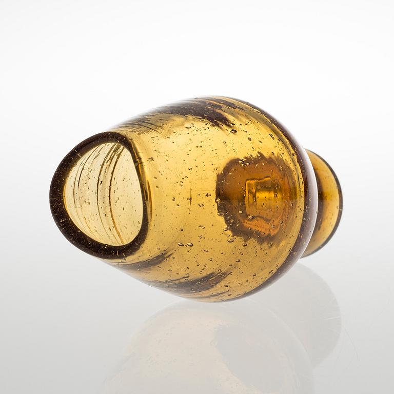 A vase signed Runar Engblom Riihimäen Lasi Oy. From the 1950/60s.