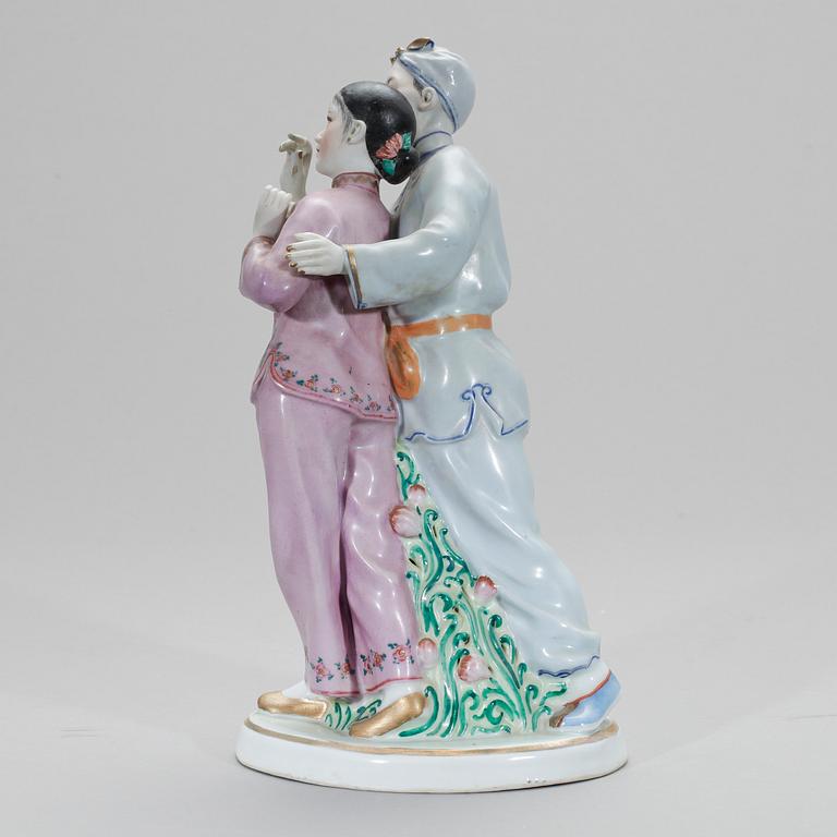 FIGURIN, porslin, Kina. 1900-tal.