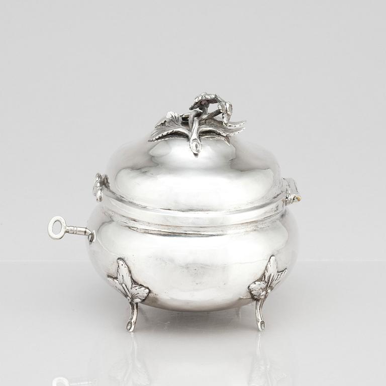 A German 18th century silver sugar-casket, mark of Johann Christian Jancke the elder, Breslau (1776-1791).