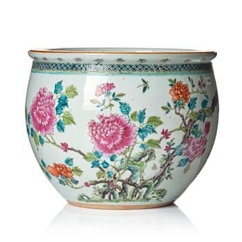 948. A famille rose flower pot, Qing dynasty, circa 1900.