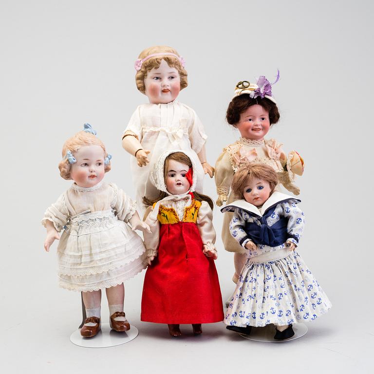 Five 20th century dolls, one Revalo.