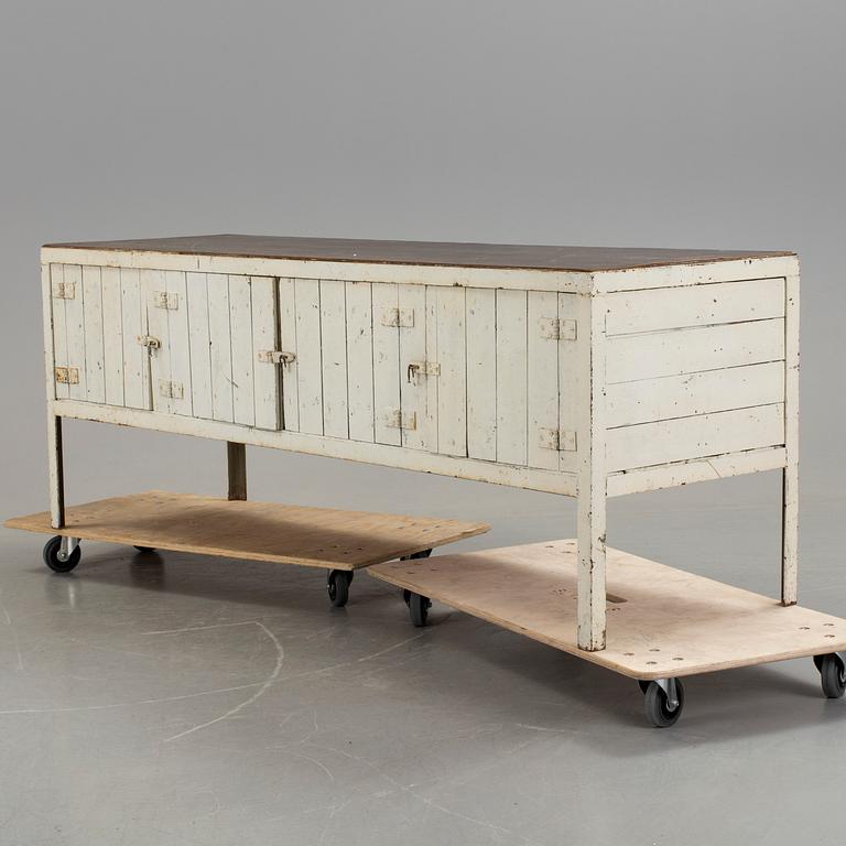 SIDEBOARD, industri, 1900-talets mitt.