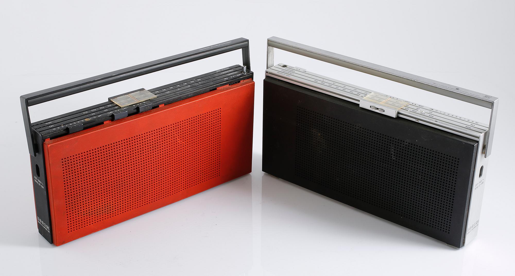 Five radios called Beolit 600/707 by Bang &Olufsen from Denmark from the second part of the 20th century.