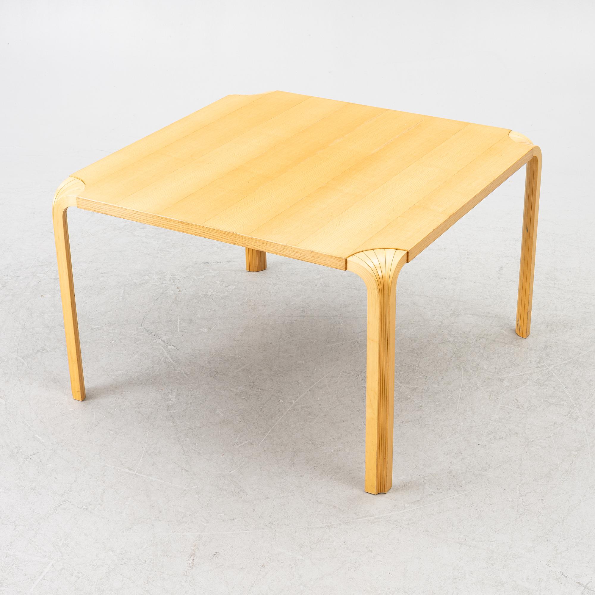 Alvar Aalto, Coffee table, model MX800B, Artek, 1960s.